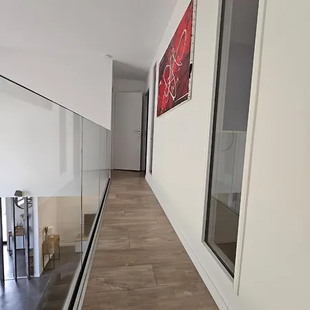 *le Hangar Du Paradis *