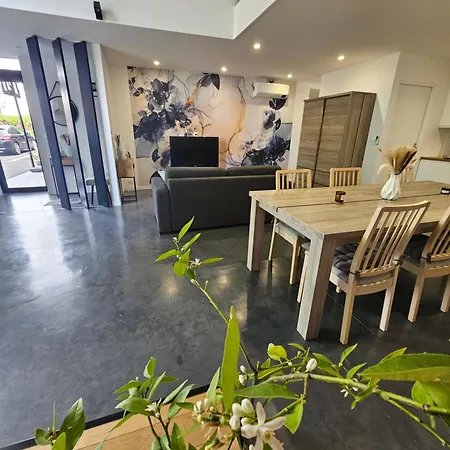 *le Hangar Du Paradis * Apartment *