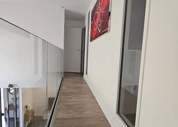 *le Hangar Du Paradis *